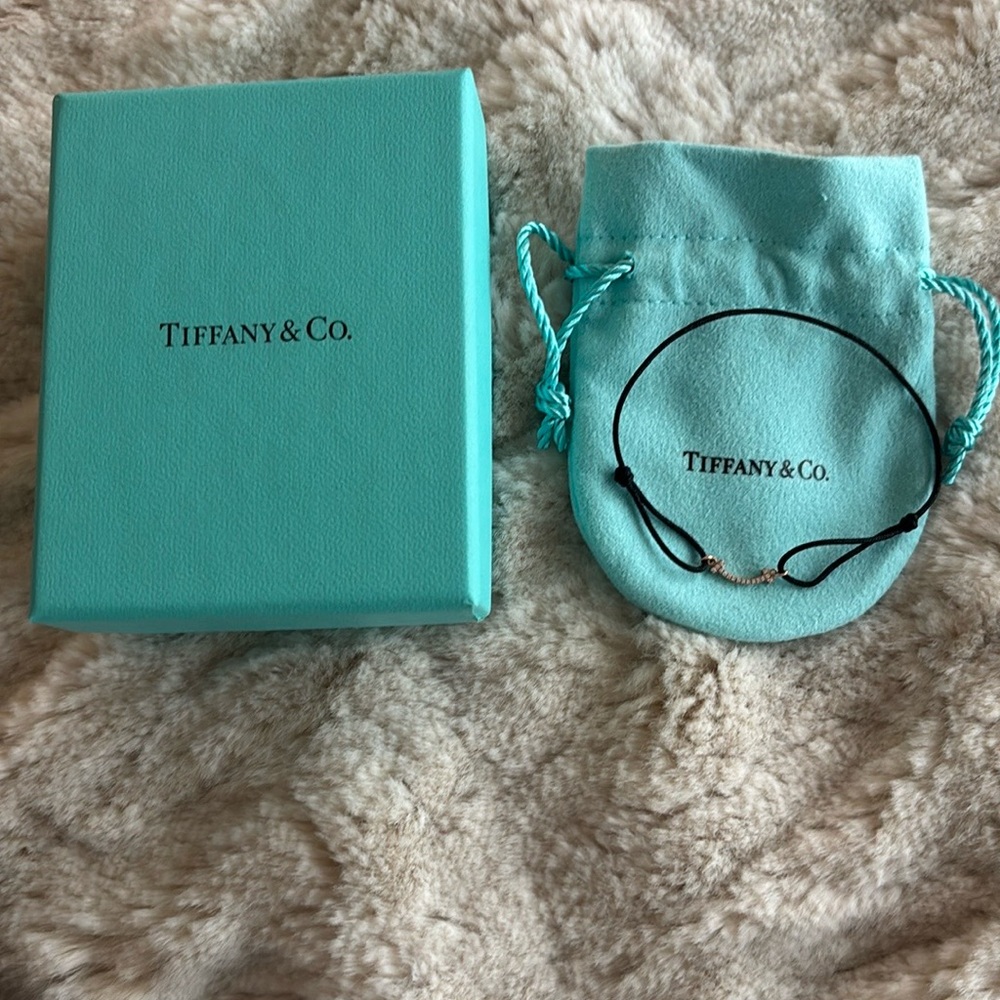 Authentic Tiffany & Co. Smile cord bracelet in rose gold and diamonds - Picture 9 of 16